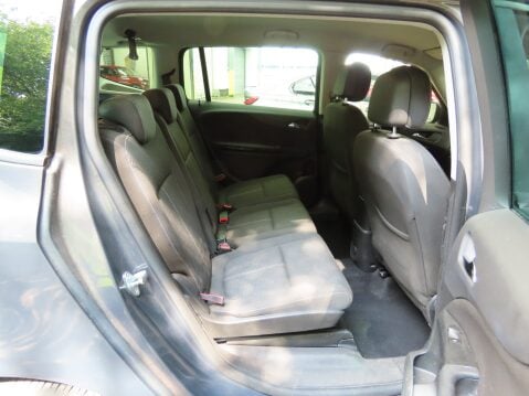 Vauxhall Zafira SRI 8