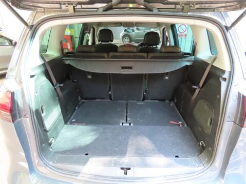 Vauxhall Zafira SRI 9