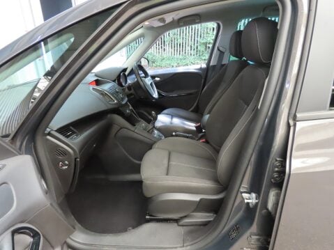 Vauxhall Zafira SRI 11