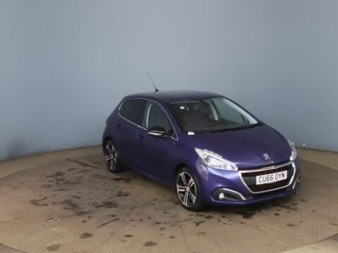 Peugeot 208 BLUE HDI GT LINE 3