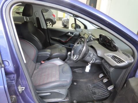 Peugeot 208 BLUE HDI GT LINE 9