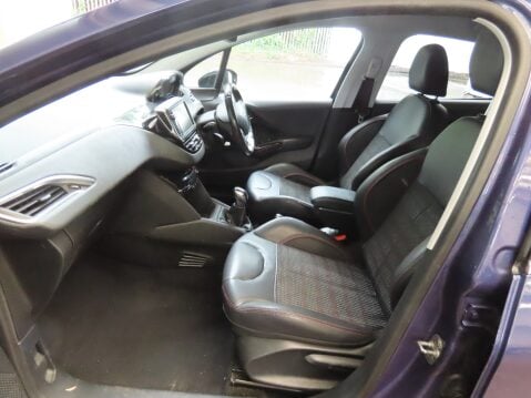 Peugeot 208 BLUE HDI GT LINE 10