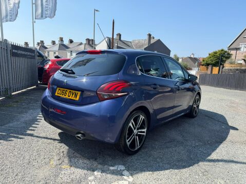 Peugeot 208 BLUE HDI GT LINE 5