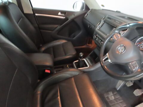 Volkswagen Tiguan SE TDI BLUEMOTION TECHNOLOGY 4MOTION 10
