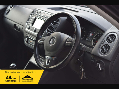 Volkswagen Tiguan 2.0 Tiguan Match TDI BlueMotion Technology 4Motion 4WD 5dr 32
