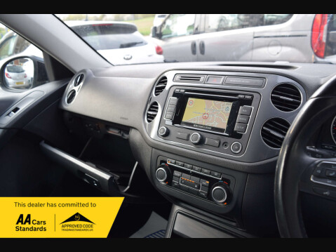 Volkswagen Tiguan 2.0 Tiguan Match TDI BlueMotion Technology 4Motion 4WD 5dr 52