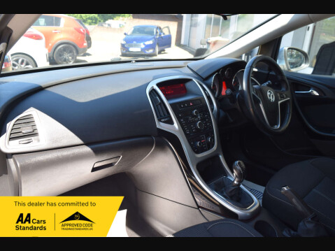 Vauxhall Astra 1.6 Astra SRI 5dr 18