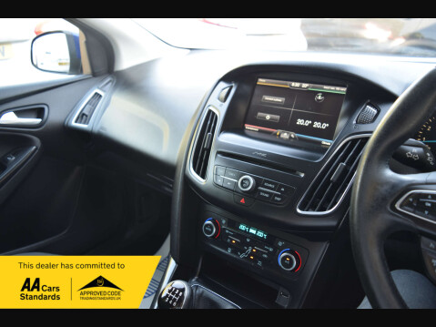 Ford Focus 1.0 Focus Titanium 5dr 54