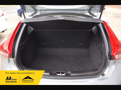 Volvo V40 2.0 V40 Inscription D2 5dr 35