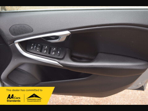 Volvo V40 2.0 V40 Inscription D2 5dr 39