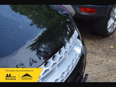 Land Rover Range Rover Evoque 2.2 Range Rover Evoque Prestige SD4 Auto 4WD 5dr 9