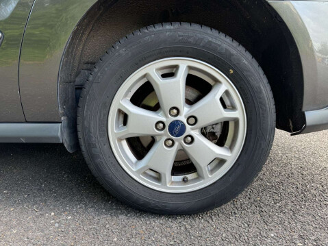 Ford Transit Connect 1.6 TDCi 240 Limited Panel Van 5dr Diesel Manual L2 H1 (128 g/km, 113 bhp) 35