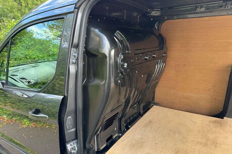Ford Transit Connect 1.6 TDCi 240 Limited Panel Van 5dr Diesel Manual L2 H1 (128 g/km, 113 bhp) 39