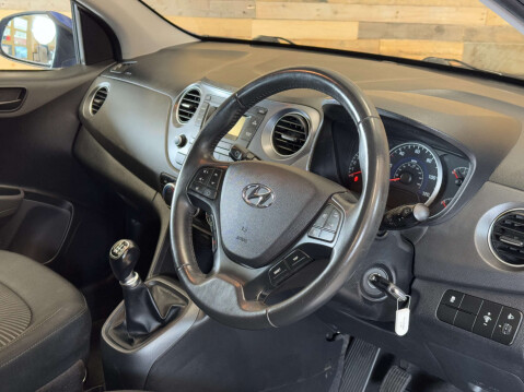 Hyundai i10 1.0 SE Hatchback 5dr Petrol Manual Euro 6 (67 ps) 29