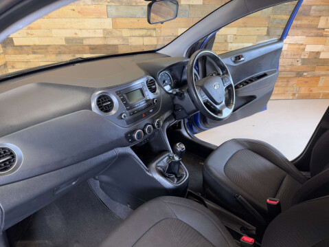 Hyundai i10 1.0 SE Hatchback 5dr Petrol Manual Euro 6 (67 ps) 54