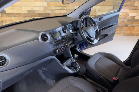 Hyundai i10 1.0 SE Hatchback 5dr Petrol Manual Euro 6 (67 ps) 54