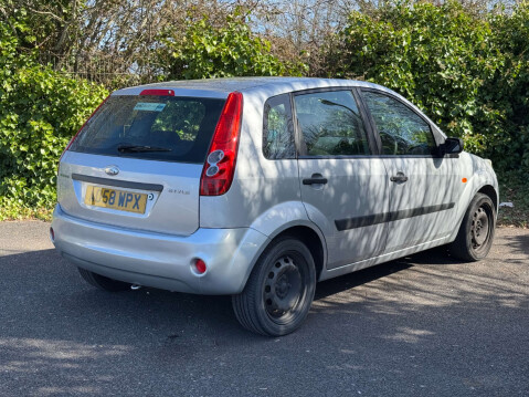 Ford Fiesta 1.25 Style Climate Hatchback 5dr Petrol Manual (142 g/km, 74 bhp) 29