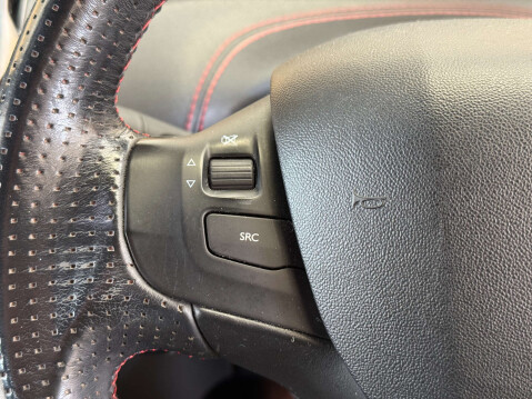 Peugeot 208 1.6 THP GTi Hatchback 3dr Petrol Manual Euro 5 (200 ps) 40