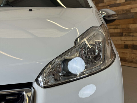 Peugeot 208 1.6 THP GTi Hatchback 3dr Petrol Manual Euro 5 (200 ps) 69