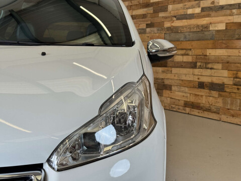 Peugeot 208 1.6 THP GTi Hatchback 3dr Petrol Manual Euro 5 (200 ps) 70