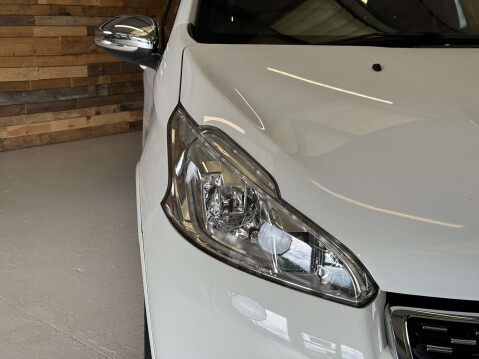 Peugeot 208 1.6 THP GTi Hatchback 3dr Petrol Manual Euro 5 (200 ps) 74