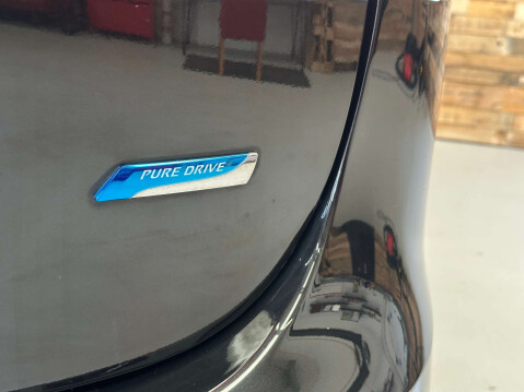 Nissan Qashqai 1.5 dCi N-Connecta SUV 5dr Diesel Manual 2WD Euro 6 (s/s) (110 ps) 72