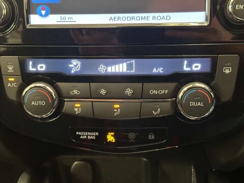 Nissan Qashqai 1.5 dCi N-Connecta SUV 5dr Diesel Manual 2WD Euro 6 (s/s) (110 ps) 33