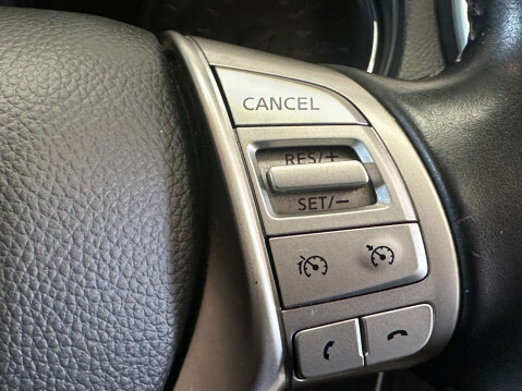Nissan Qashqai 1.5 dCi N-Connecta SUV 5dr Diesel Manual 2WD Euro 6 (s/s) (110 ps) 39