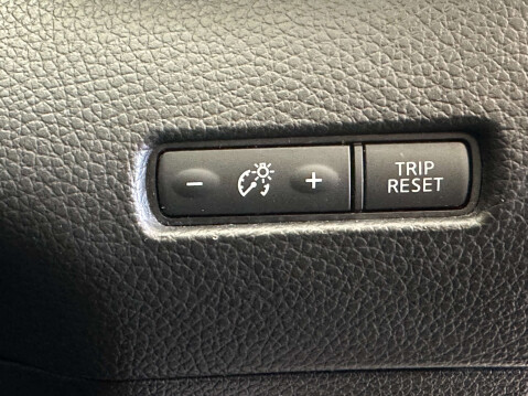Nissan Qashqai 1.5 dCi N-Connecta SUV 5dr Diesel Manual 2WD Euro 6 (s/s) (110 ps) 42