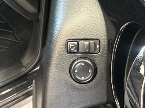 Nissan Qashqai 1.5 dCi N-Connecta SUV 5dr Diesel Manual 2WD Euro 6 (s/s) (110 ps) 47