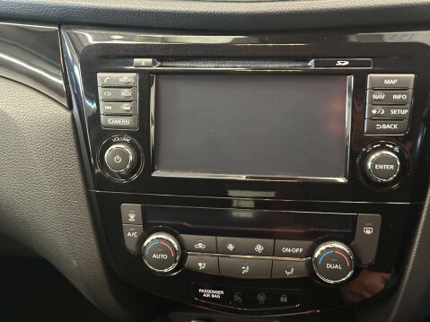 Nissan Qashqai 1.5 dCi N-Connecta SUV 5dr Diesel Manual 2WD Euro 6 (s/s) (110 ps) 38