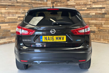 Nissan Qashqai 1.5 dCi N-Connecta SUV 5dr Diesel Manual 2WD Euro 6 (s/s) (110 ps) 4