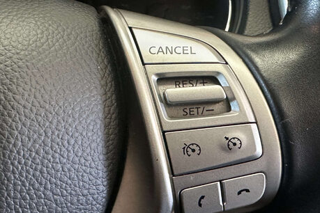 Nissan Qashqai 1.5 dCi N-Connecta SUV 5dr Diesel Manual 2WD Euro 6 (s/s) (110 ps) 39