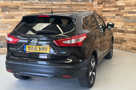 Nissan Qashqai 1.5 dCi N-Connecta SUV 5dr Diesel Manual 2WD Euro 6 (s/s) (110 ps) 6