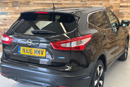 Nissan Qashqai 1.5 dCi N-Connecta SUV 5dr Diesel Manual 2WD Euro 6 (s/s) (110 ps) 19