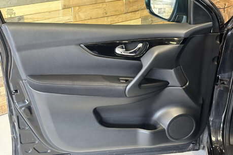 Nissan Qashqai 1.5 dCi N-Connecta SUV 5dr Diesel Manual 2WD Euro 6 (s/s) (110 ps) 22
