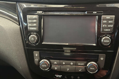 Nissan Qashqai 1.5 dCi N-Connecta SUV 5dr Diesel Manual 2WD Euro 6 (s/s) (110 ps) 38
