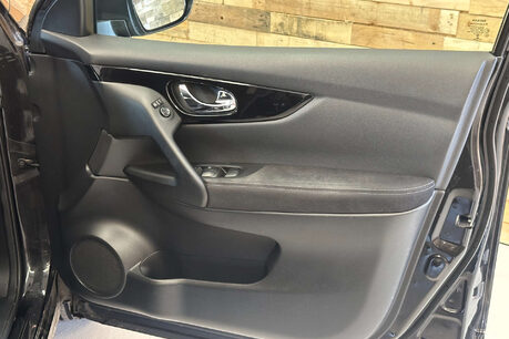 Nissan Qashqai 1.5 dCi N-Connecta SUV 5dr Diesel Manual 2WD Euro 6 (s/s) (110 ps) 41