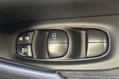 Nissan Qashqai 1.5 dCi N-Connecta SUV 5dr Diesel Manual 2WD Euro 6 (s/s) (110 ps) 45