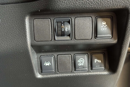 Nissan Qashqai 1.5 dCi n-tec+ SUV 5dr Diesel Manual 2WD Euro 5 (s/s) (110 ps) 38