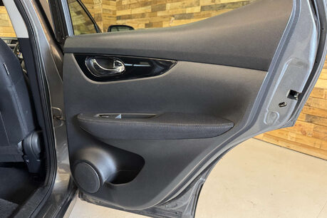 Nissan Qashqai 1.5 dCi n-tec+ SUV 5dr Diesel Manual 2WD Euro 5 (s/s) (110 ps) 50