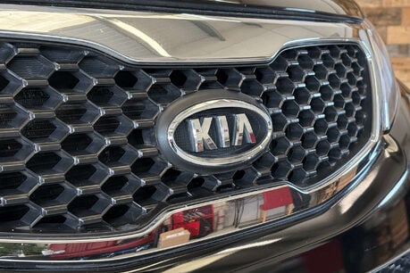 Kia Sorento 2.2 CRDi KX-3 SUV 5dr Diesel Auto AWD Euro 5 (SNav) (194 bhp) 28