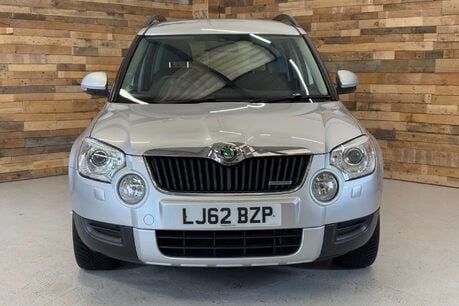 Skoda Yeti 1.6 TDI GreenLine II Elegance SUV 5dr Diesel Manual Euro 5 (s/s) (105 ps) 2