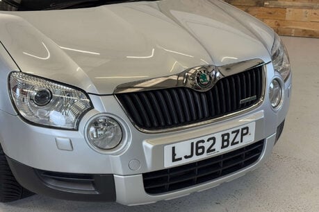 Skoda Yeti 1.6 TDI GreenLine II Elegance SUV 5dr Diesel Manual Euro 5 (s/s) (105 ps) 19
