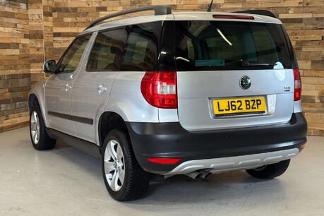 Skoda Yeti 1.6 TDI GreenLine II Elegance SUV 5dr Diesel Manual Euro 5 (s/s) (105 ps) 67