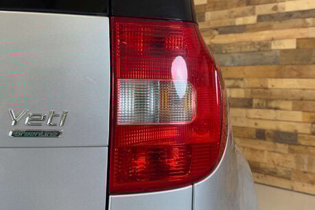 Skoda Yeti 1.6 TDI GreenLine II Elegance SUV 5dr Diesel Manual Euro 5 (s/s) (105 ps) 79