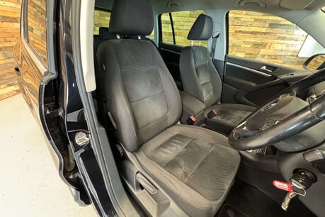 Volkswagen Tiguan 2.0 TDI BlueMotion Tech SE SUV 5dr Diesel DSG 4WD Euro 5 (s/s) (140 ps) 21