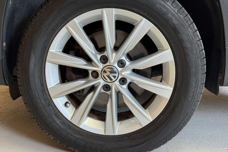 Volkswagen Tiguan 2.0 TDI BlueMotion Tech SE SUV 5dr Diesel DSG 4WD Euro 5 (s/s) (140 ps) 55