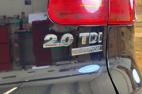 Volkswagen Tiguan 2.0 TDI BlueMotion Tech SE SUV 5dr Diesel DSG 4WD Euro 5 (s/s) (140 ps) 73