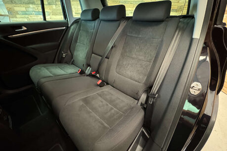 Volkswagen Tiguan 2.0 TDI BlueMotion Tech SE SUV 5dr Diesel DSG 4WD Euro 5 (s/s) (140 ps) 15